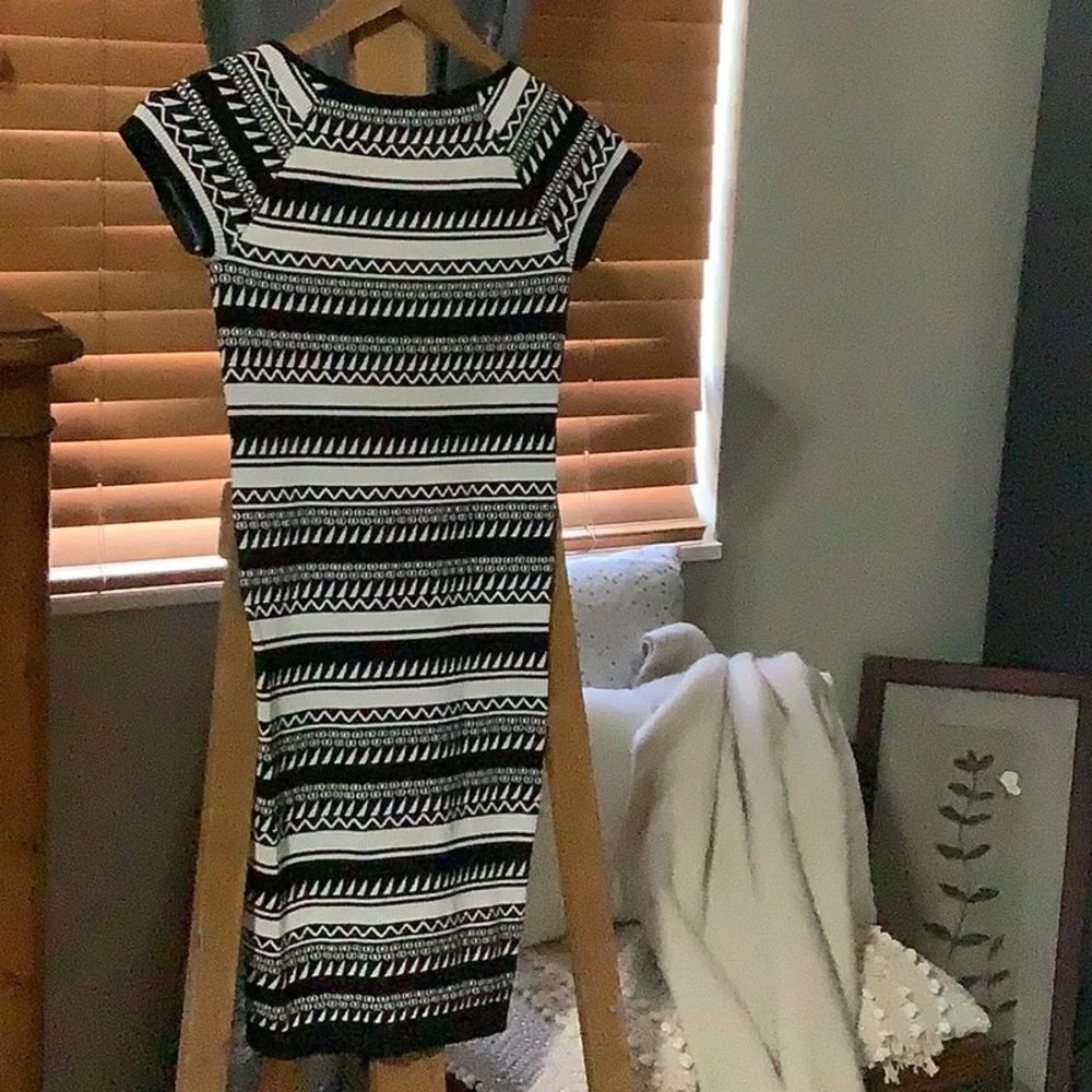 bebe Black and White Geometric Mini Dress - Picture 3 of 3